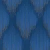 Saks mavisi ve kobalt tonlarında dikey iplik dokulu altın ışıltılı geometrik lüks duvar kağıdı