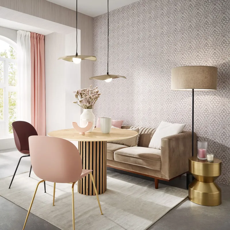 Marburg Papis Loveday 35812 Damask Duvar Kağıdı Greige ve gül kurusu lila tonlarında balık pulu damask desenli podyum esintili lüks duvar kağıdı