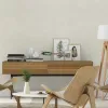 Soft açık gri tonlarında keten kumaş dokulu düz desenli aydınlık modern salon duvar kağıdı
