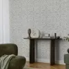 Açık gri zemin üzerine füme ve gri tonlarında klasik medalyon damask desenli Alman mimari duvar kağıdı