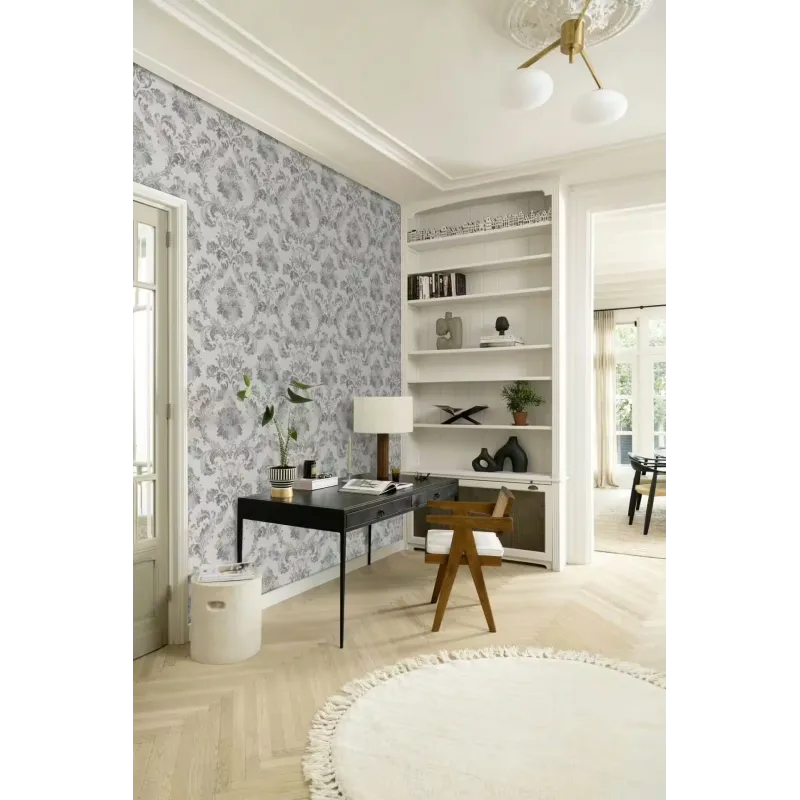 Rasch In Bloom Rosalie 412642 Gri Füme Damask Duvar Kağıdı Açık gri ve füme tonlarında vintage eskitme damask desenli Alman mimari duvar kağıdı