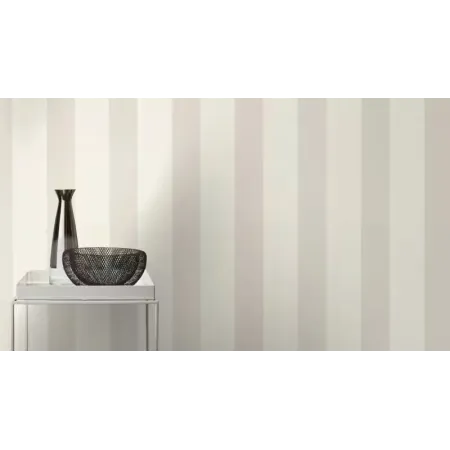 Krem ve bej tonlarında geniş dikey çizgili keten dokulu Alman mimari duvar kağıdı