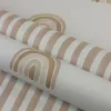 Rasch Kids World 2 252774 krem zeminli dikey ince pudra pembe ve bej çizgili sulu boya desenli çocuk odası duvar kağıdı
