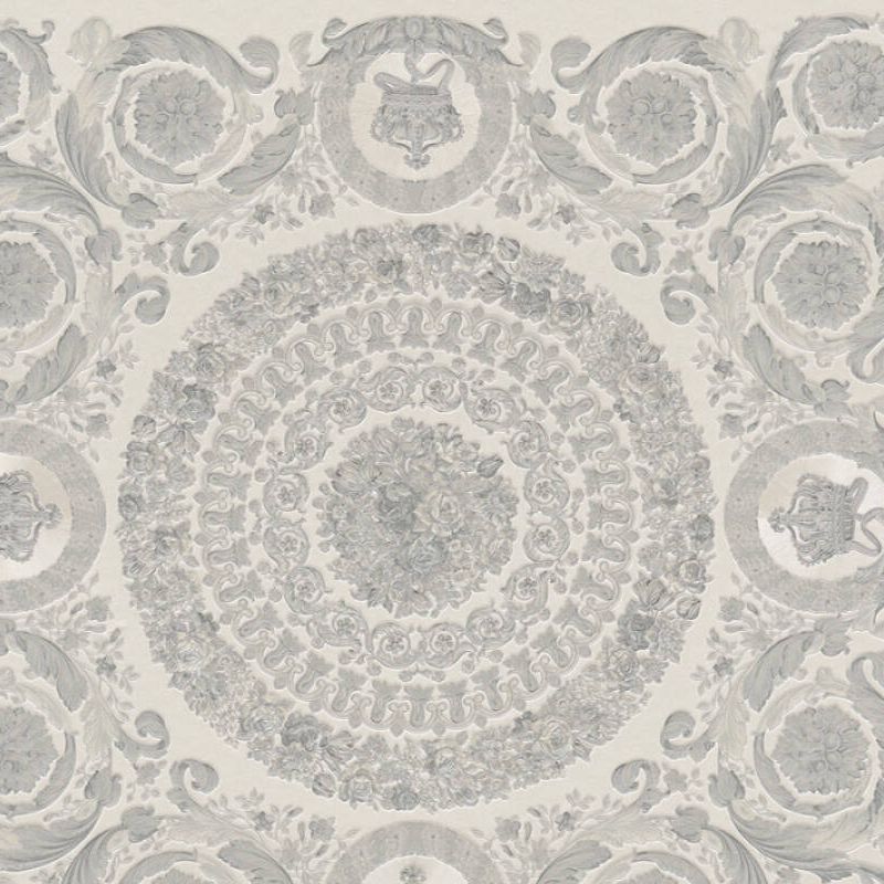 Versace VI 37055-5 Beyaz Gri Madalyon Duvar Kağıdı Beyaz zemin üzerine gri barok madalyon ve taç motifli Versace VI 37055-5 duvar kağıdı