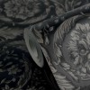 Versace VI 79135-2 Siyah Antrasit Barok Duvar Kağıdı Siyah zemin üzerine antrasit ve füme barok yaprak desenli Versace VI 79135-2 duvar kağıdı