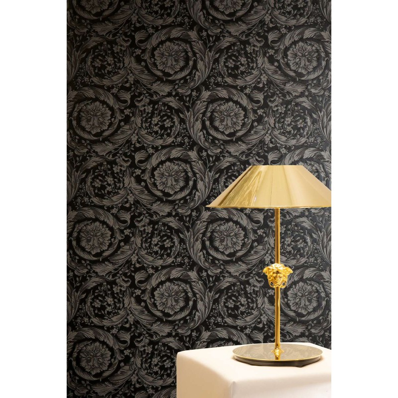 Versace VI 79135-2 Siyah Antrasit Barok Duvar Kağıdı Siyah zemin üzerine antrasit ve füme barok yaprak desenli Versace VI 79135-2 duvar kağıdı