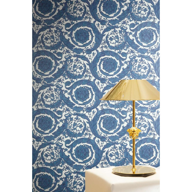 Versace VI 79135-4 Krem Mavi Barok Duvar Kağıdı Krem zemin üzerine canlı mavi barok yaprak desenli Versace VI 79135-4 duvar kağıdı