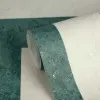Zümrüt yeşili ve krem mermer damarlı labirent desenli Versace lüks duvar kağıdı
