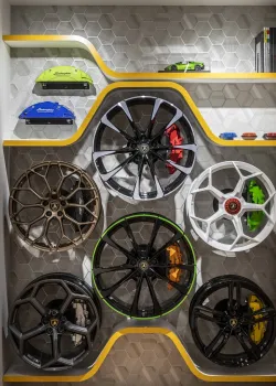 Lamborghini 3 Z12830 Açık Gri Kumaş Dokulu Altıgen Duvar Kağıdı Lamborghini 3 Z12830 Açık Gri Kumaş Dokulu Altıgen Duvar Kağıdı