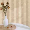 Savana Z77539 Beton Efektli Duvar Kağıdı Savana koleksiyonundan, bej ve gri tonlarında, dikey şeritler halinde yıpranmış beton dokusuna sahip duvar kağıdı